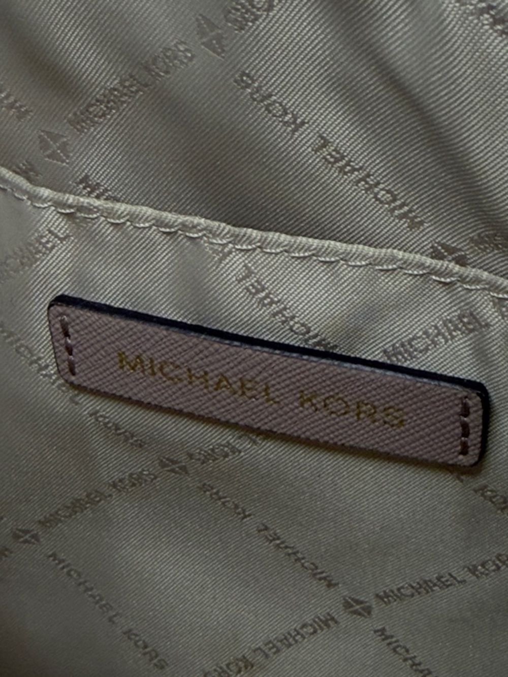 Michael Kors Pink Leather Tote with Matching Wallet - Picture 10 of 15